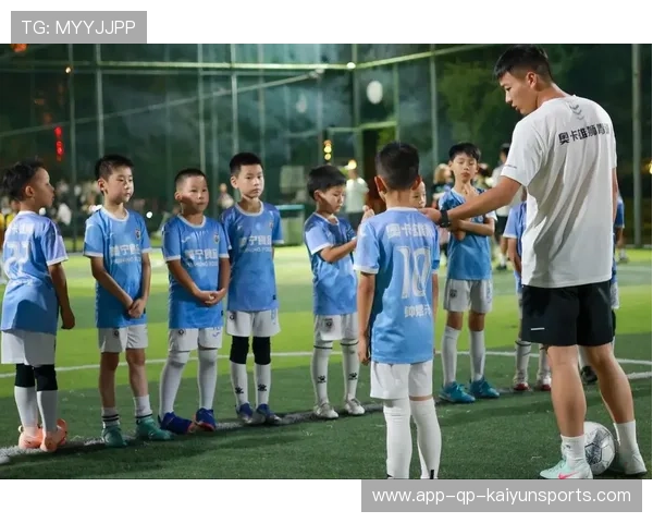 足球俱乐部在青训中设立学业奖学金并提供升学辅导保障学员教育